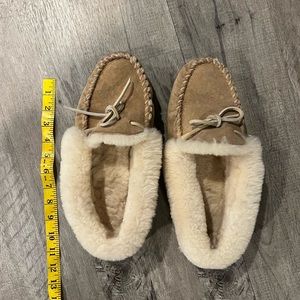 LL Bean women’s wicked good moccasins size 9.5